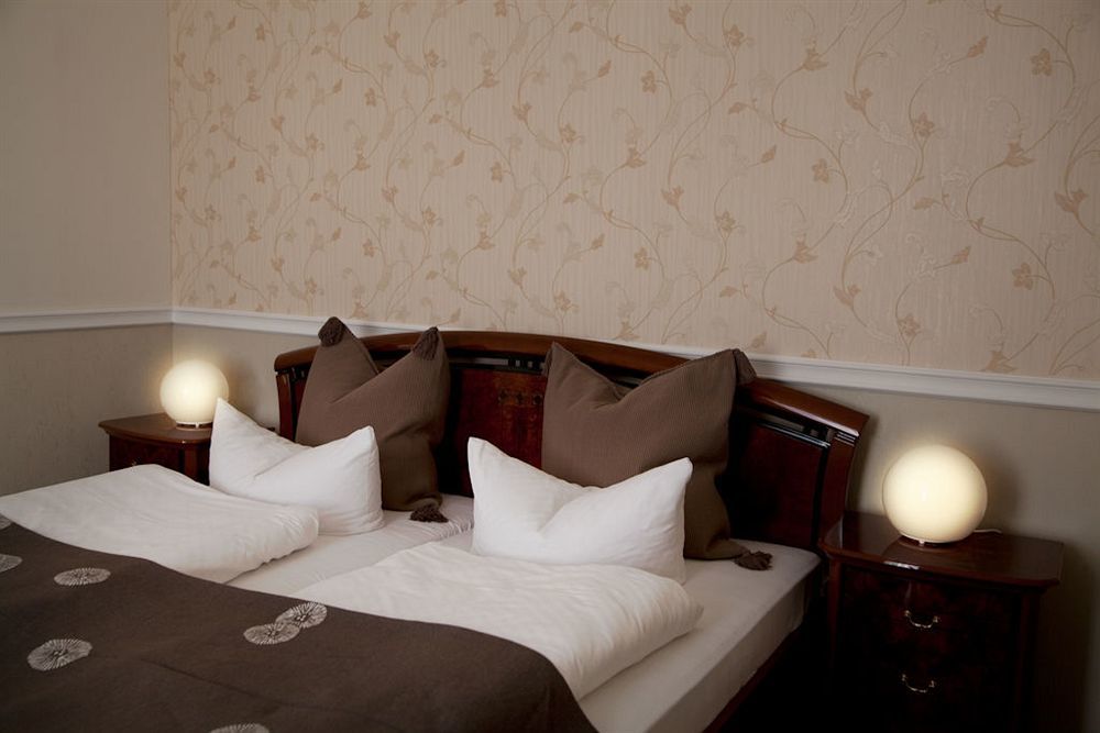 Hotel ชตราลซุนด์ ภายนอก รูปภาพ