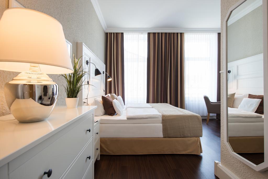 Hotel ชตราลซุนด์ ภายนอก รูปภาพ