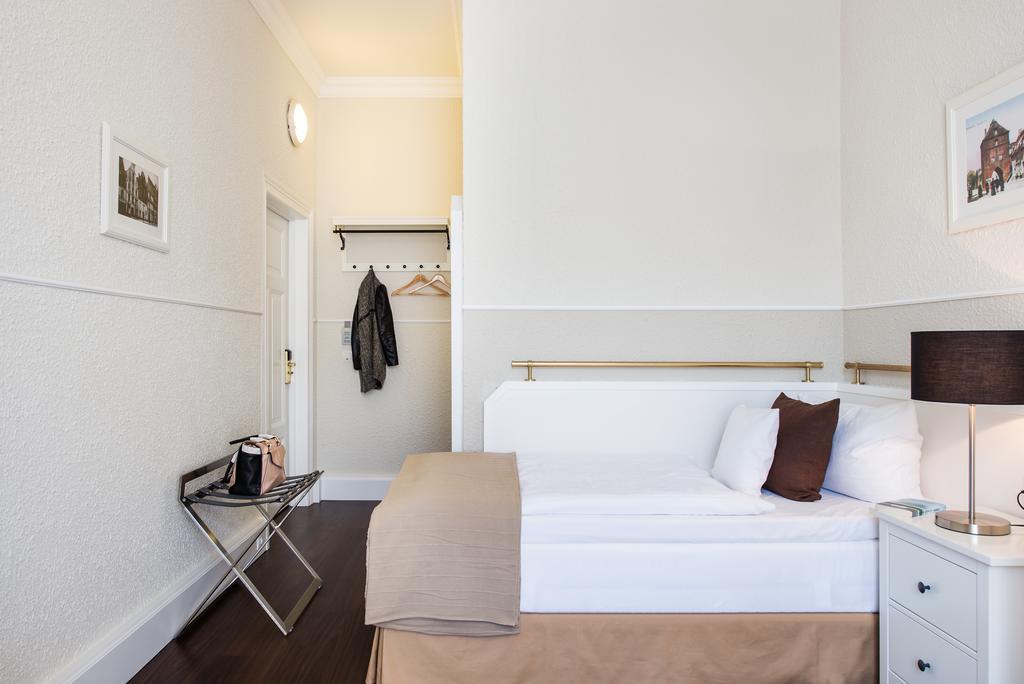 Hotel ชตราลซุนด์ ภายนอก รูปภาพ