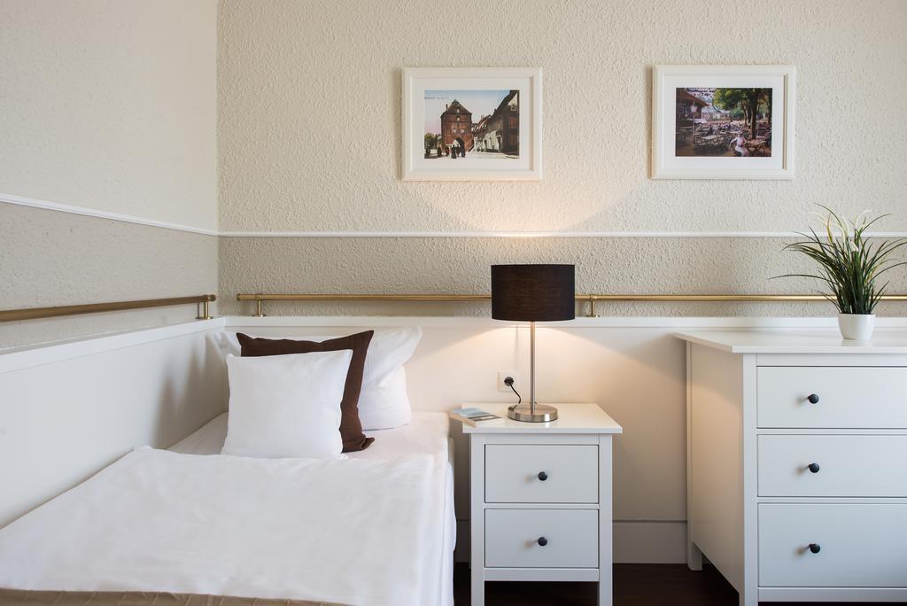 Hotel ชตราลซุนด์ ภายนอก รูปภาพ
