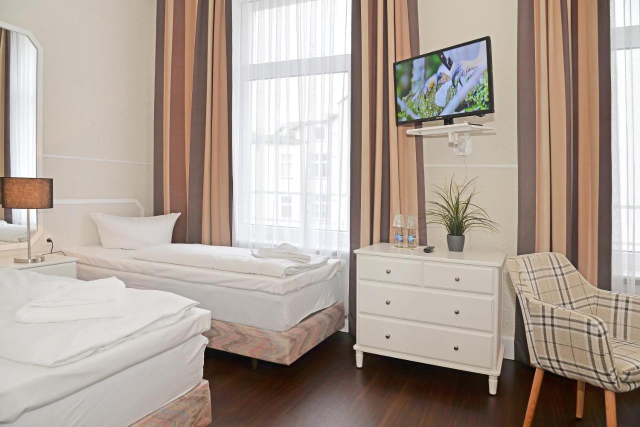 Hotel ชตราลซุนด์ ภายนอก รูปภาพ