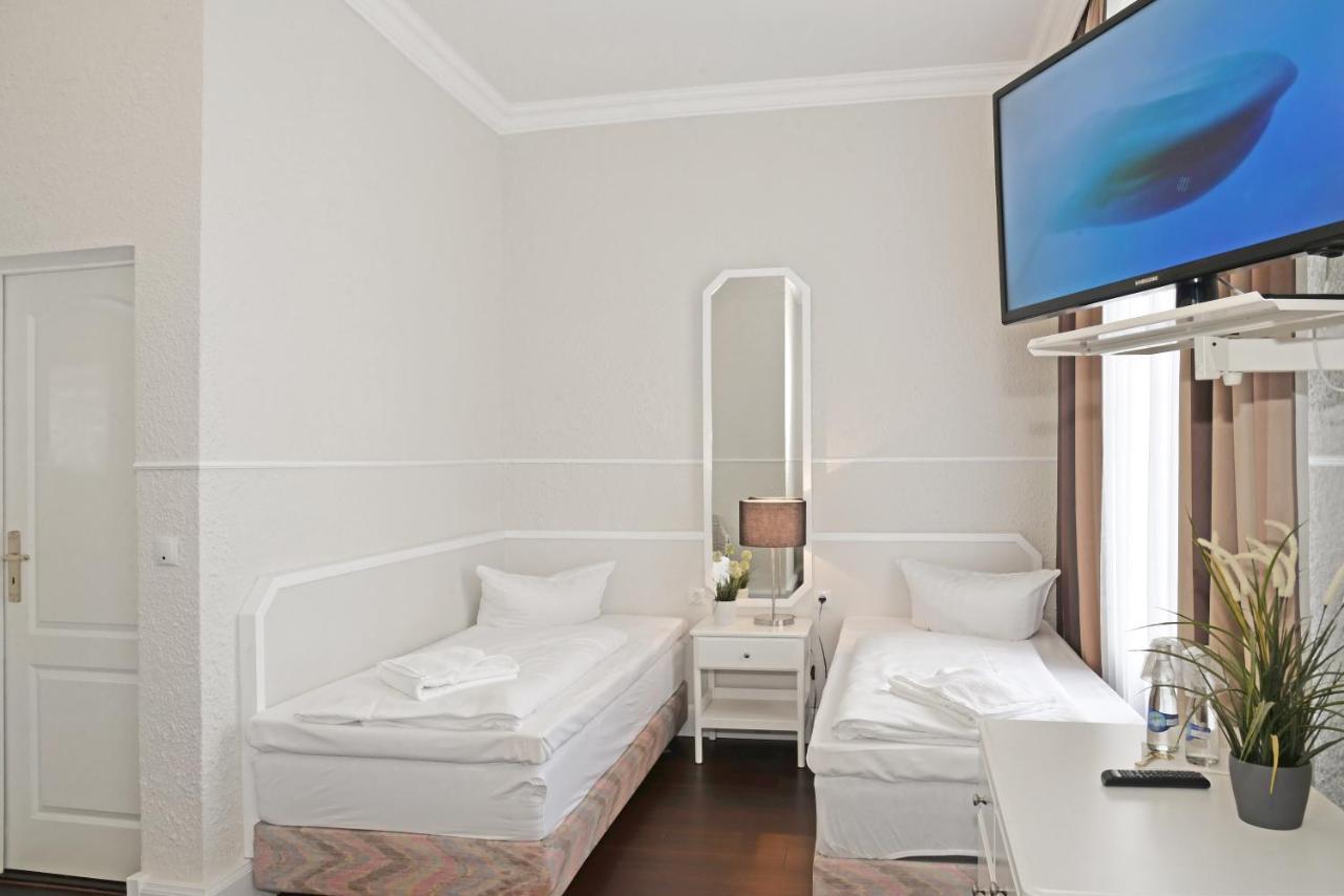 Hotel ชตราลซุนด์ ภายนอก รูปภาพ